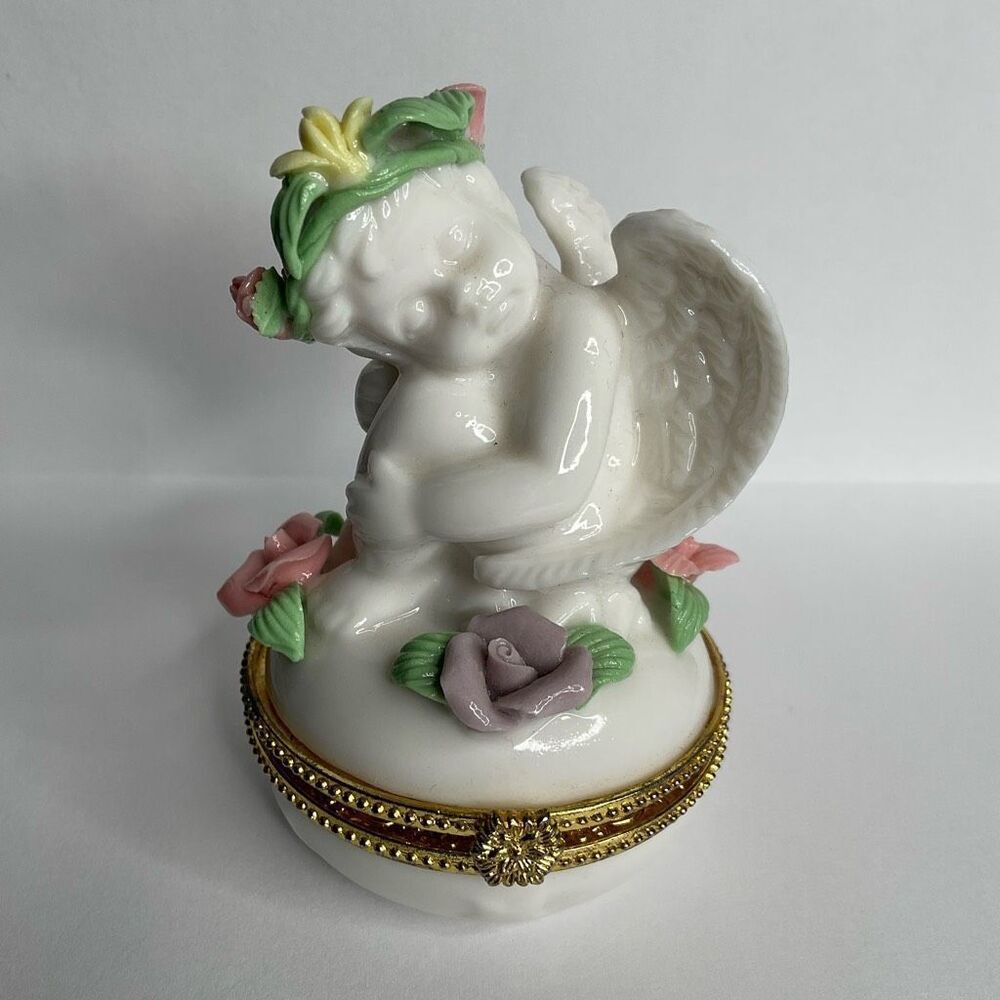 Lovely White Ceramic‎ Cherub Angel Hinged Trinket Box w/ Pink Roses Flower Crown